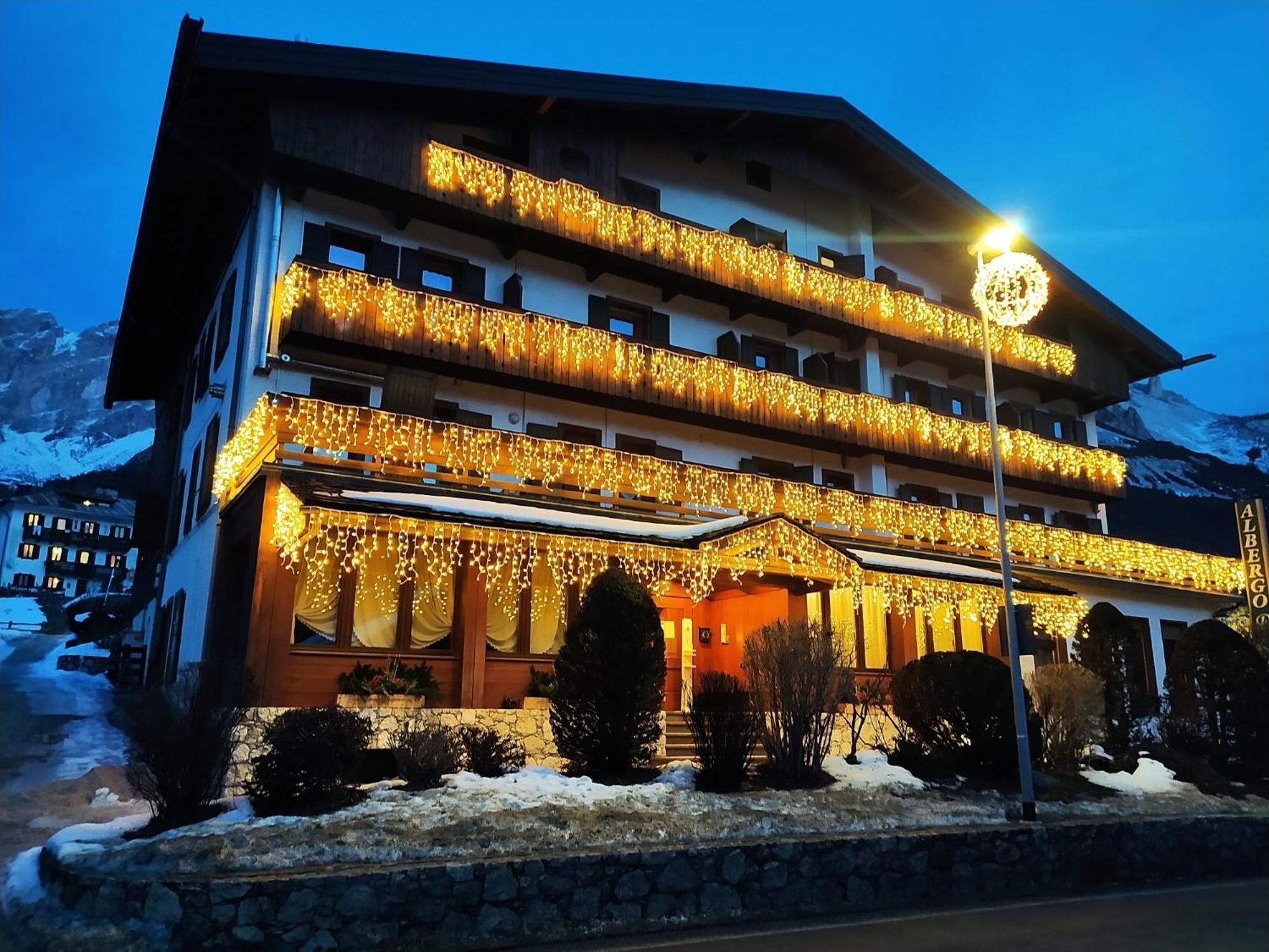 Hotel Albergo Dolomiti San Vito di Cadore Exterior photo