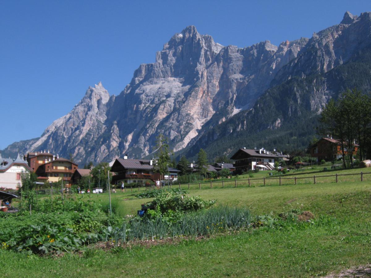 Hotel Albergo Dolomiti San Vito di Cadore Exterior photo